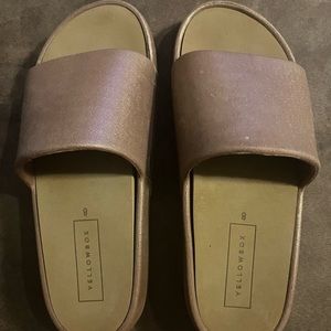 EUC size 8 Yellowbox